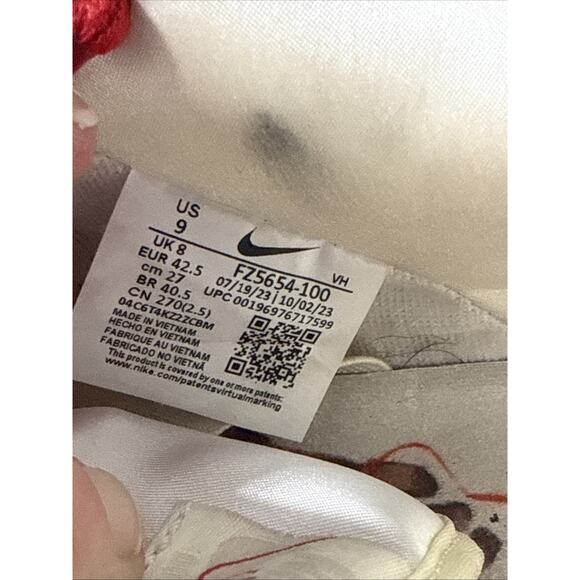 Size 9 - Nike Dunk Premium SB Low City of Love Collection - Light Bone main image 8
